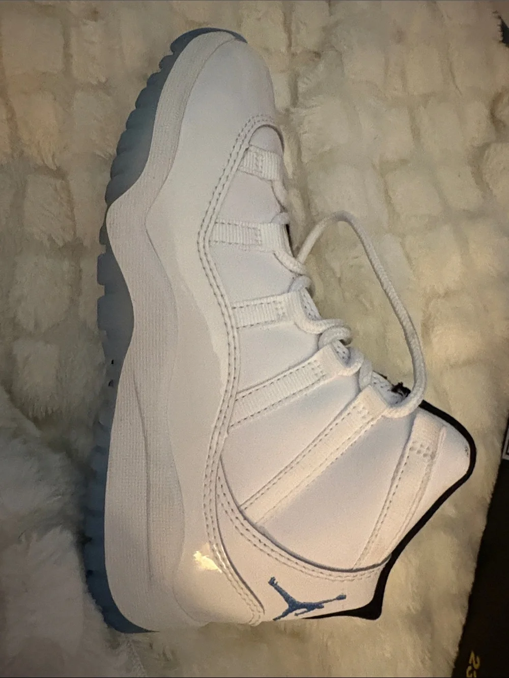 Air Jordan 11 Retro “Legend Blue”